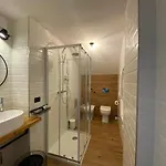 Apartman Menouno House *