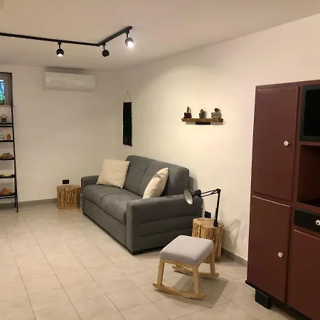 Menouno House Crispiano