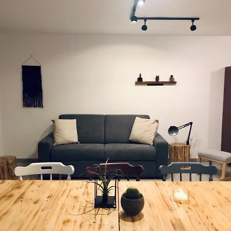 Menouno House