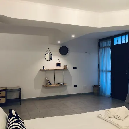 Menouno House Apartamento *