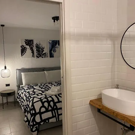 Menouno House Apartamento *
