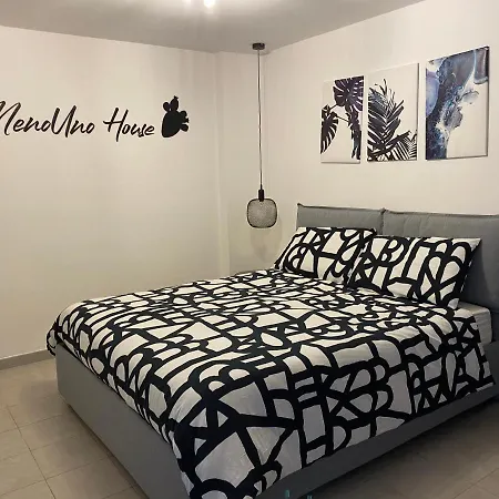 Menouno House *