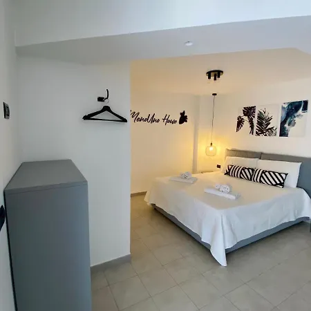 Menouno House Apartamento
