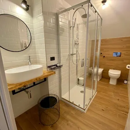 Menouno House