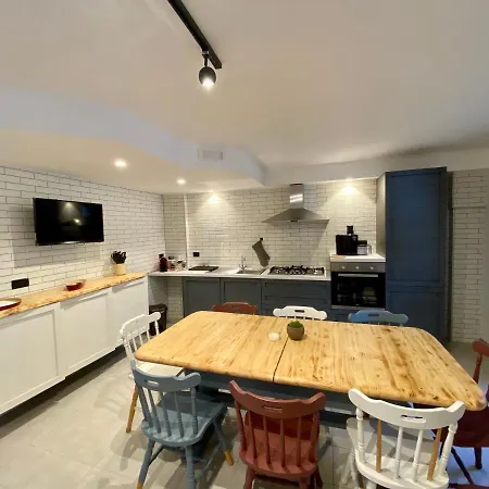 Menouno House Crispiano
