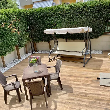 Menouno House