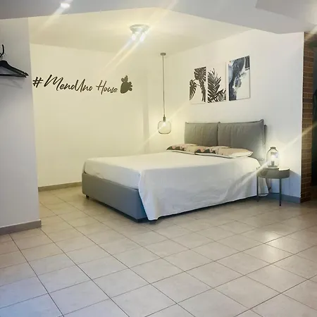 Menouno House * Crispiano